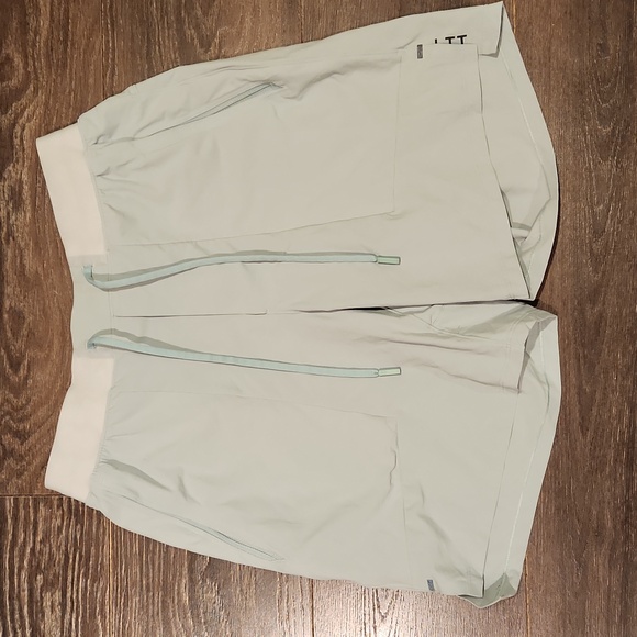 ❤️ LULULEMON LICENSE TO TRAIN LINERLESS SHORTS, 7" MINT GREEN, MEDIUM - Picture 1 of 8
